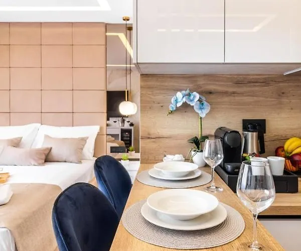 Sky - Free Parking *