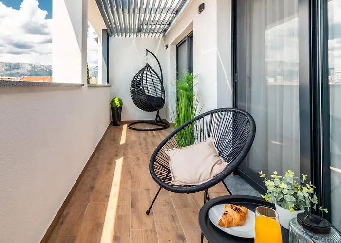 Sky - Free Parking Spalato