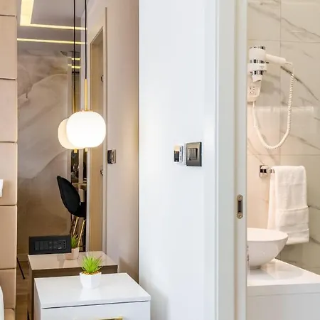 Sky - Free Parking * Σπλιτ