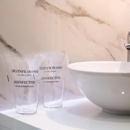 Sky - Free Parking *