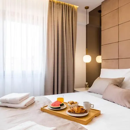 Sky - Free Parking Σπλιτ