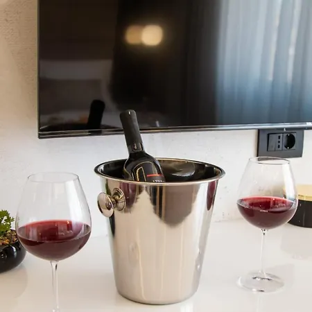 Sky - Free Parking * Σπλιτ