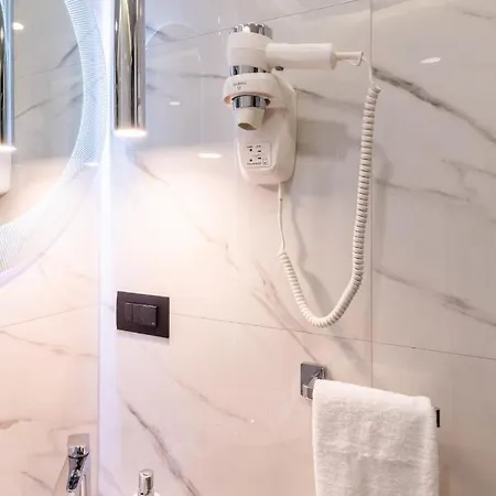 Sky - Free Parking Σπλιτ