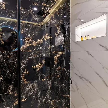 Sky - Free Parking * Σπλιτ