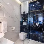 Apartment Sky - Center