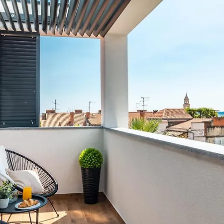 Sky - Free Parking * 스플리트