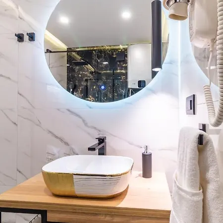 Sky - Free Parking * 스플리트