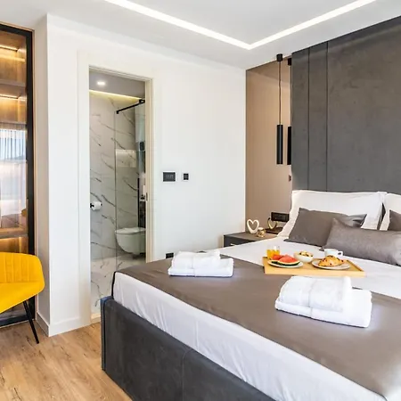 Sky - Free Parking Apartment