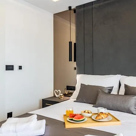Sky - Free Parking Apartment *