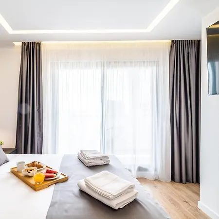 Sky - Free Parking Apartment