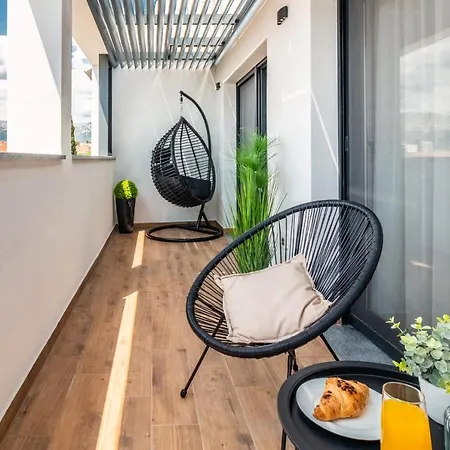 Sky - Free Parking 스플리트